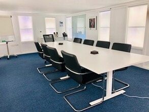 165-177 The Broadway, Londres à louer Photo intérieure- Image 1 de 1