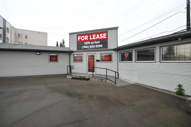 Plus de détails pour 15826 Stony Plain Rd NW, Edmonton, AB - Commerce de détail à louer