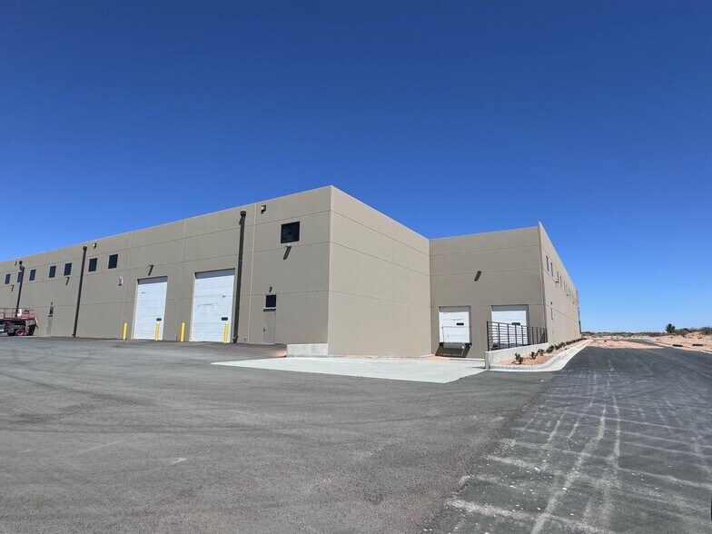 300 Avenida Ascencion, Santa Teresa, NM à louer - Photo du bâtiment - Image 3 de 7