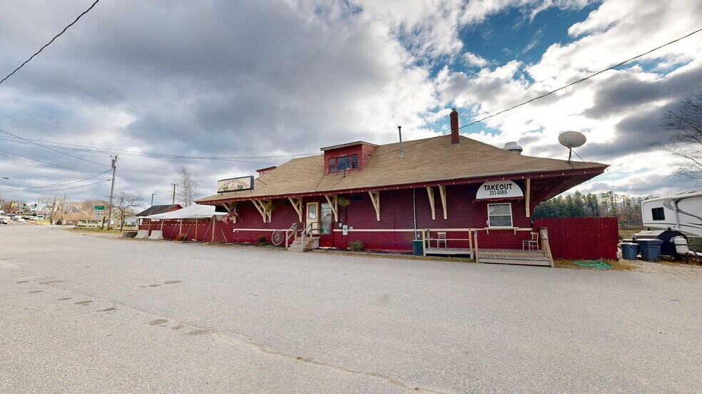 695 Lisbon St, Lisbon, ME à vendre - Photo principale - Image 2 de 73