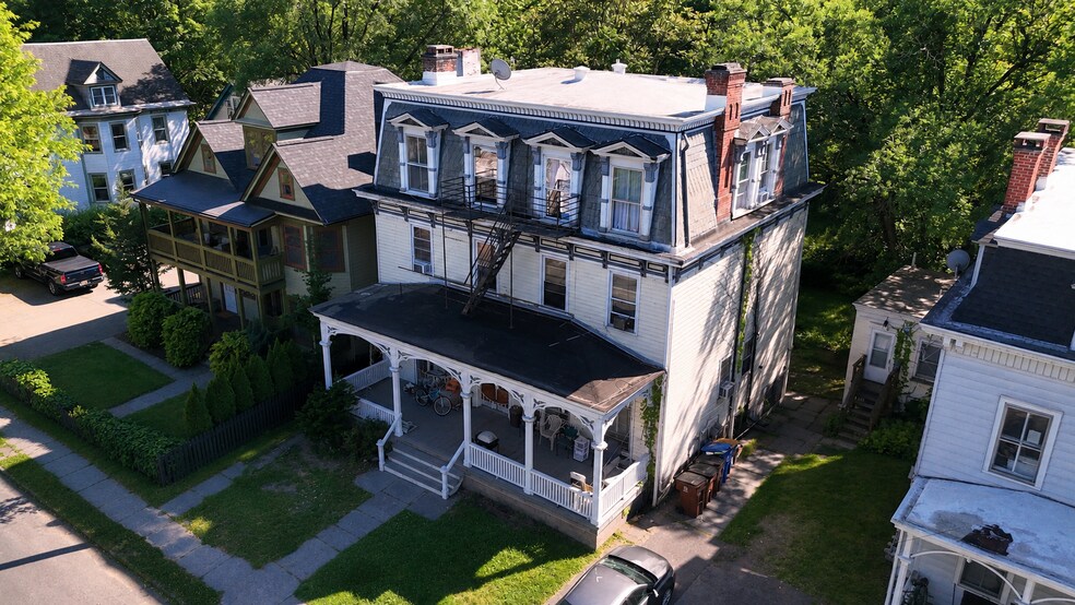 31 Green St, Kingston, NY à vendre - Photo du bâtiment - Image 2 de 10
