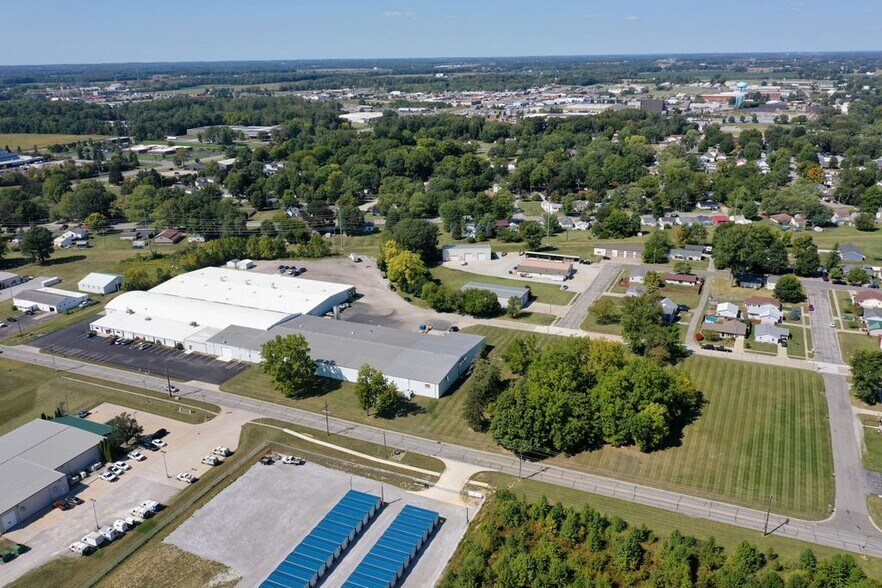 1000 Auburn Dr, Auburn, IN à vendre - Photo du bâtiment - Image 3 de 18