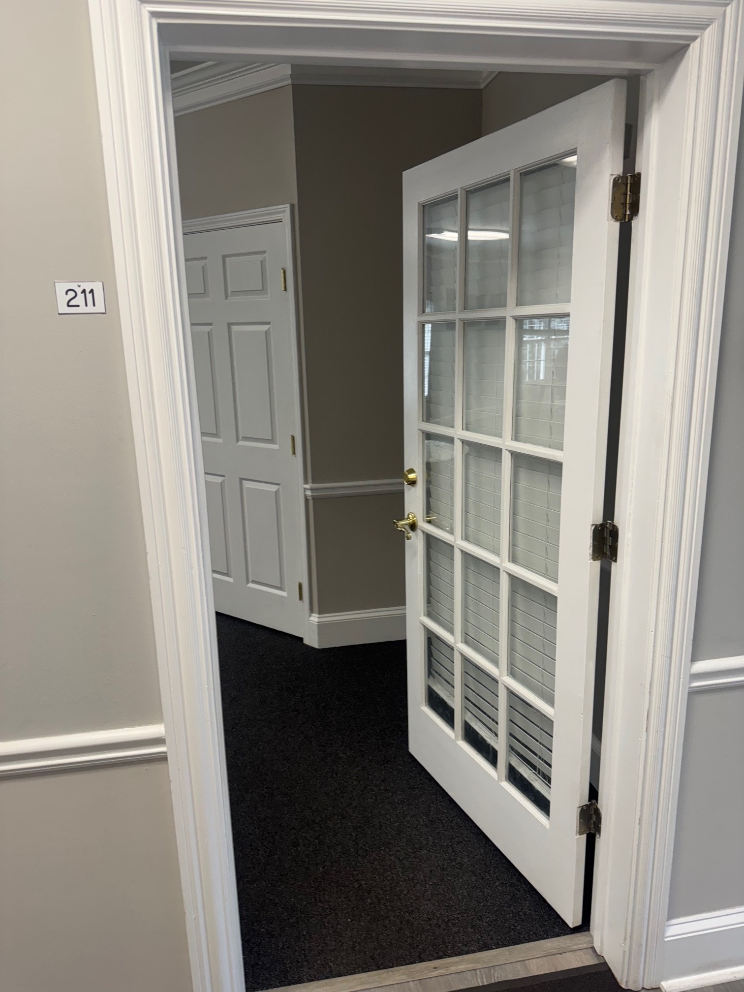 1290 Kennestone Cir, Marietta, GA for lease Interior Photo- Image 1 of 13