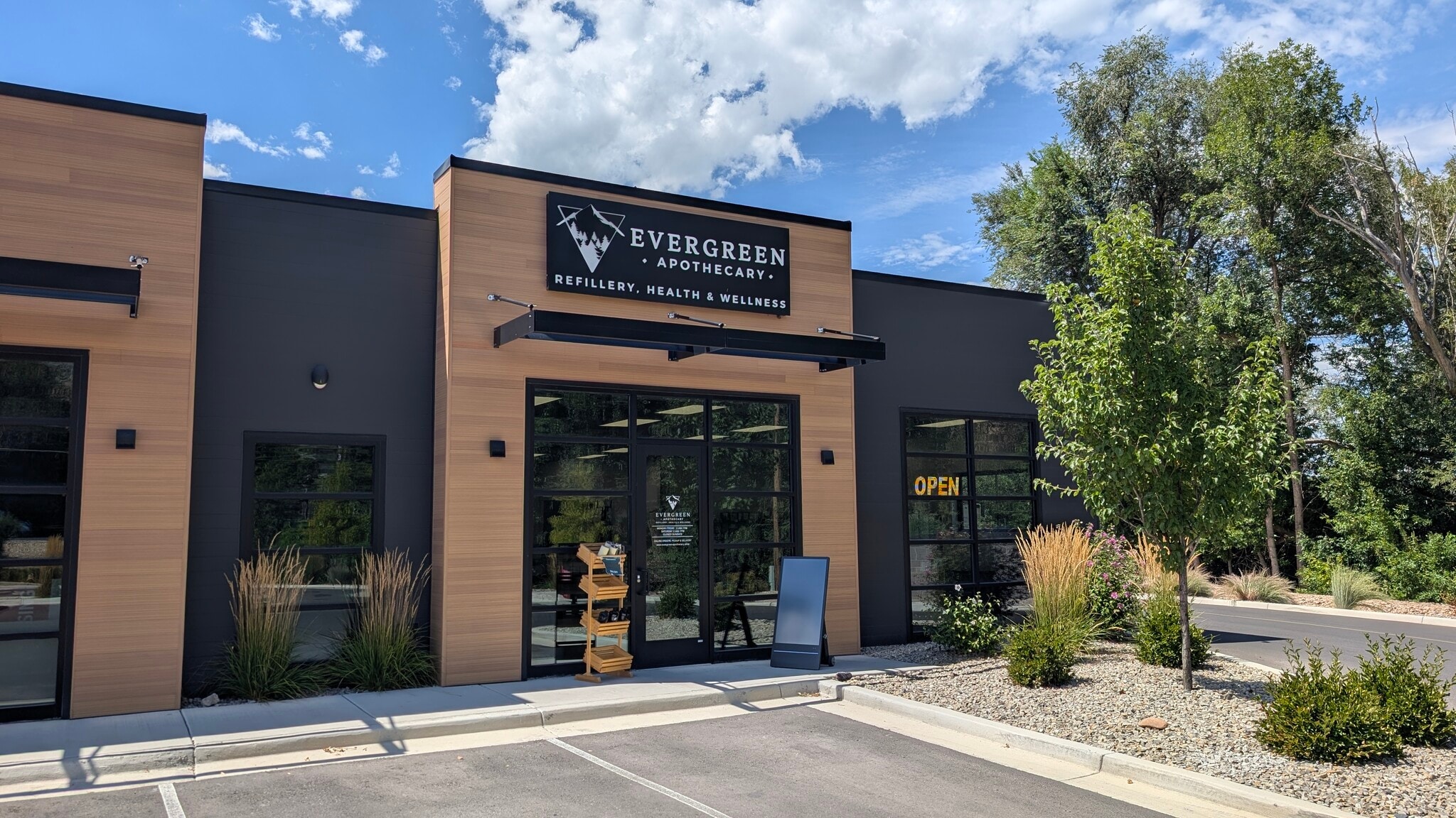 1075 N Main St, Springville, UT for lease Building Photo- Image 1 of 16