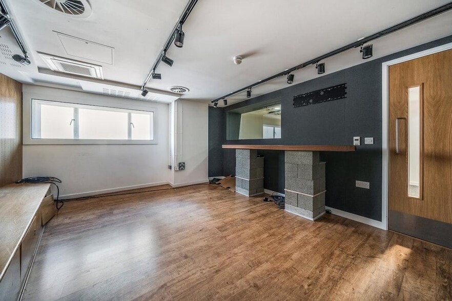 25 King Sq, Bristol for sale - Building Photo - Image 3 of 18