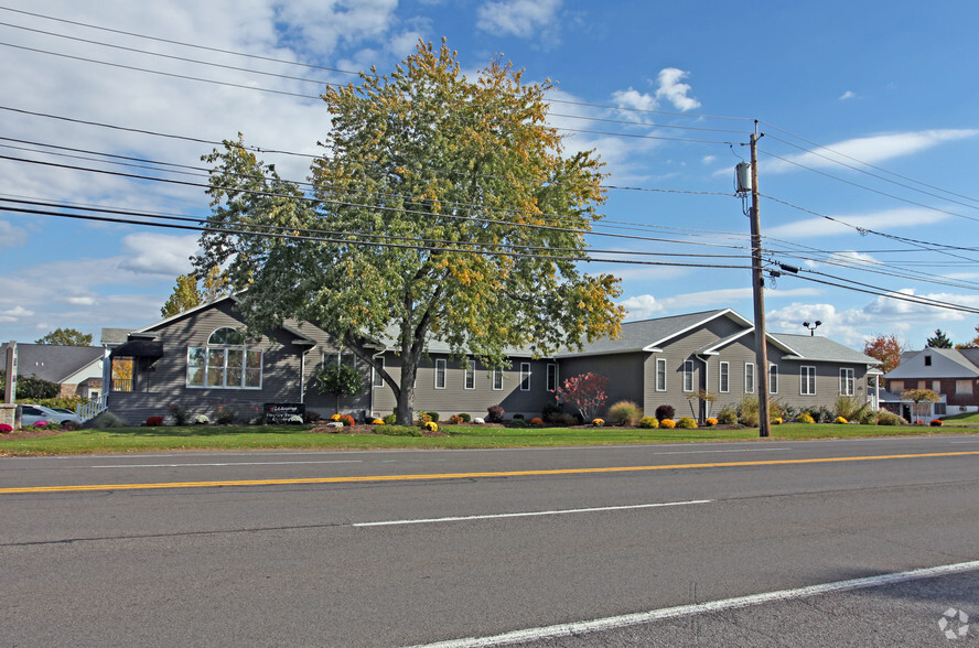 904 7th North St, Liverpool, NY à vendre - Photo principale - Image 1 de 27