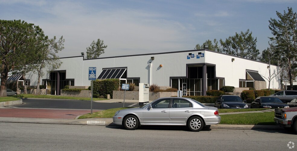 6001-6049 Slauson Ave, Commerce, CA à louer - Photo du bâtiment - Image 3 de 25