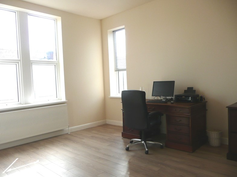 92 Railway Rd, Leigh for sale - Building Photo - Image 3 of 22