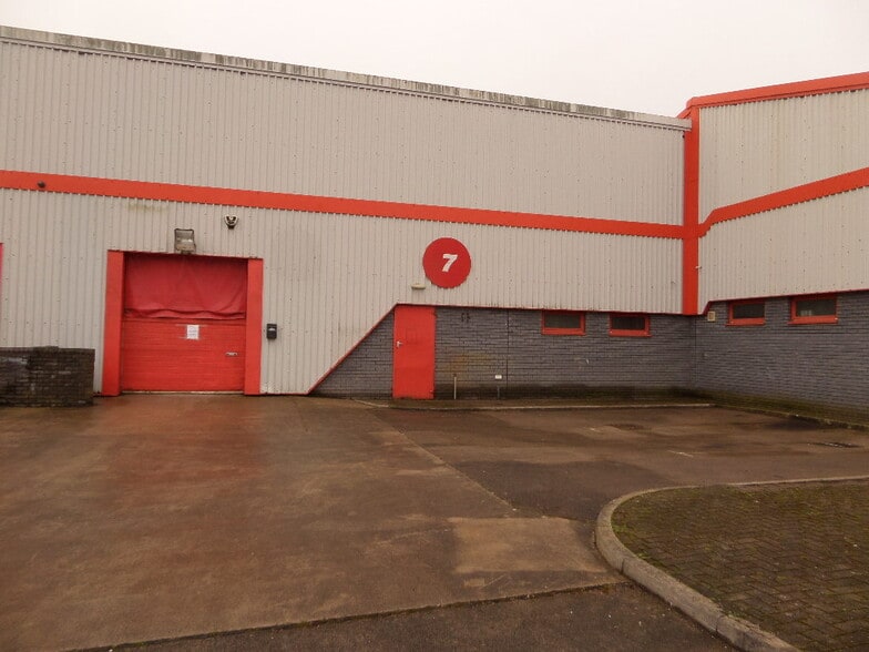 New St, Bridgend à louer - Photo du bâtiment - Image 2 de 3