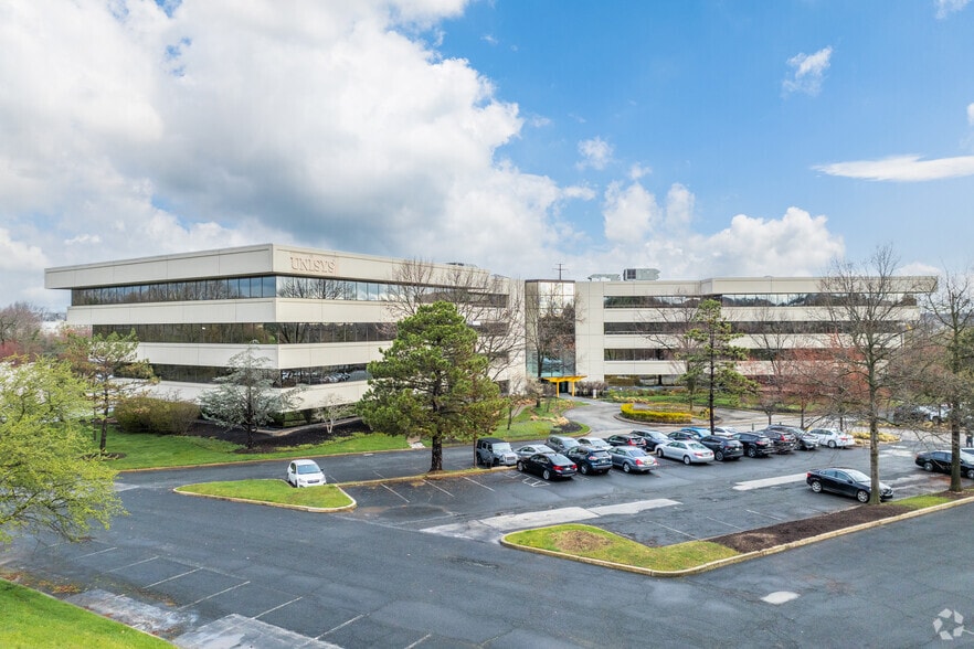 2200 Renaissance Blvd, King Of Prussia, PA à louer - Photo du bâtiment - Image 1 de 8