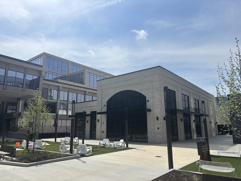 244 Campus Way, Dunwoody, GA for lease - Building Photo - Image 2 of 6