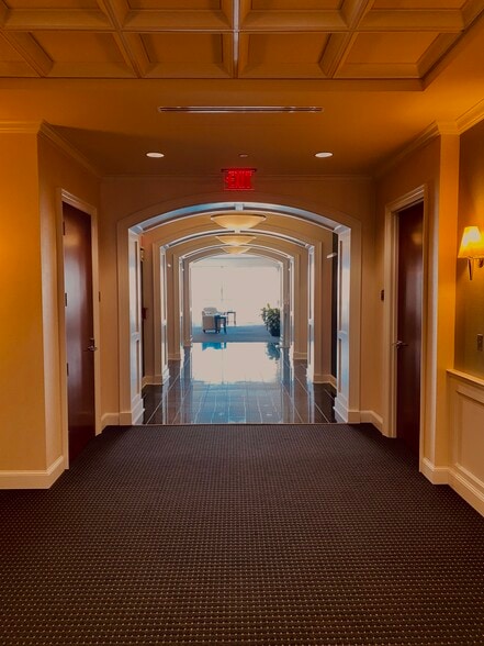 301 Riverview Ave, Norfolk, VA for lease - Interior Photo - Image 3 of 4