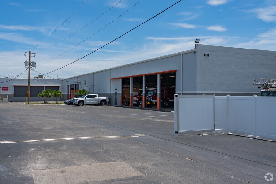 4128 NW 10th Ave, Oakland Park, FL for lease - Building Photo - Image 3 of 3