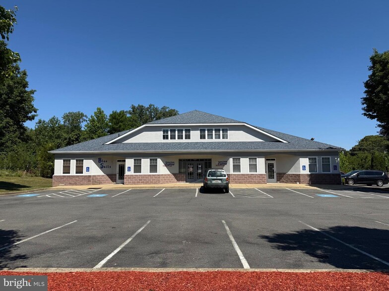 225 Town Square Dr, Lusby, MD à louer - Photo du bâtiment - Image 3 de 53