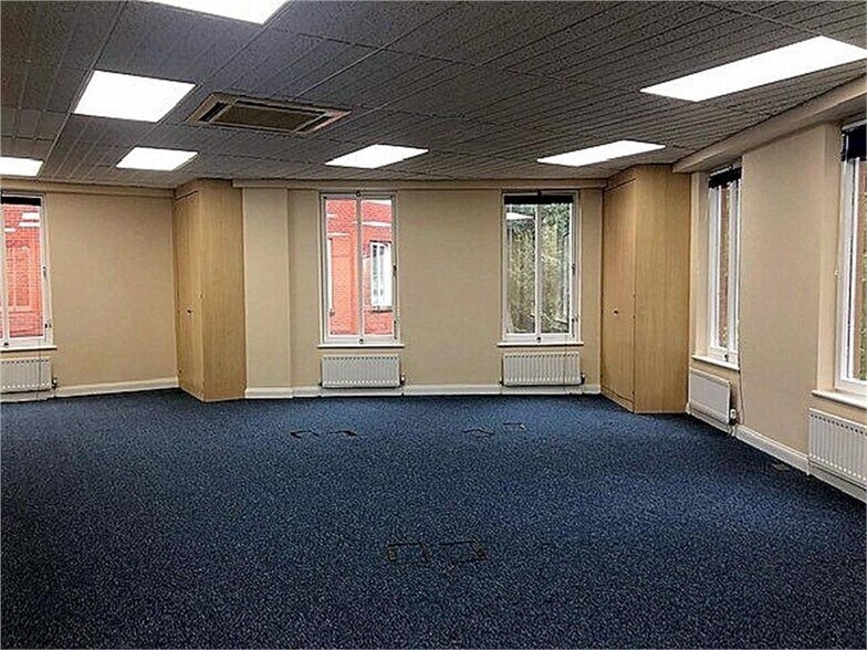 Spring Villa Rd, Edgware à vendre - Photo intérieure - Image 3 de 9