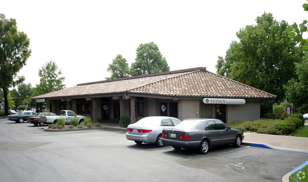 3059 Hopyard Rd, Pleasanton, CA à louer - Photo du bâtiment - Image 3 de 7