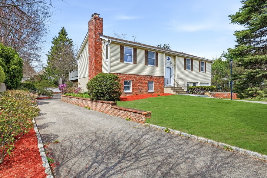 3 Macdonald Ave, Armonk, NY for sale - Building Photo - Image 3 of 12