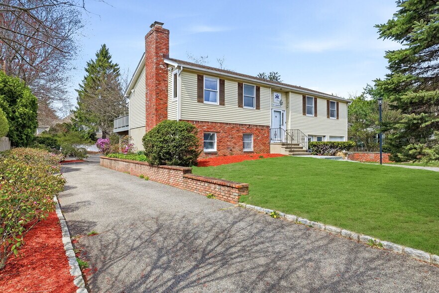 3 Macdonald Ave, Armonk, NY à vendre - Photo du bâtiment - Image 3 de 12