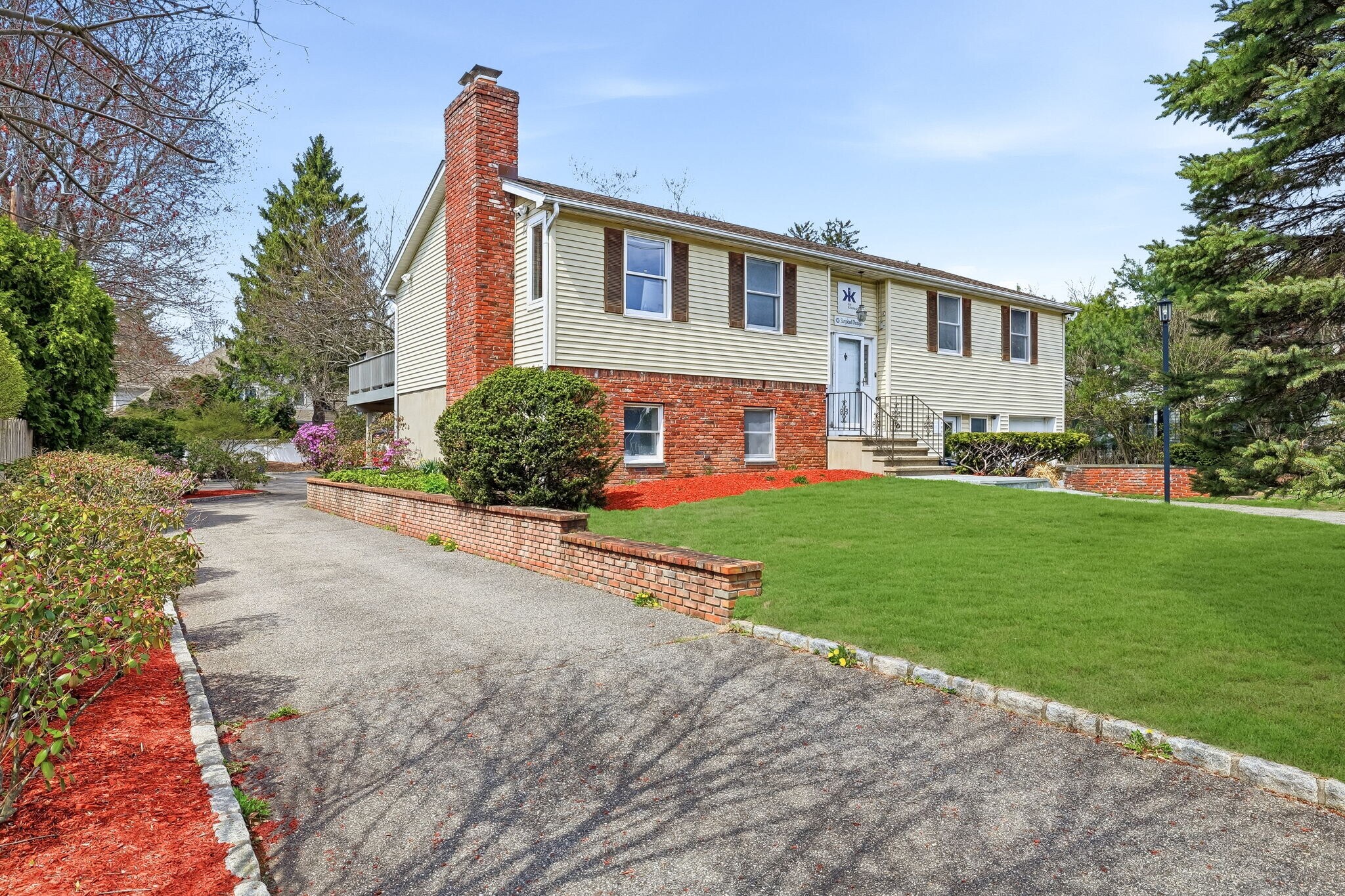 3 Macdonald Ave, Armonk, NY à vendre Photo du bâtiment- Image 1 de 13