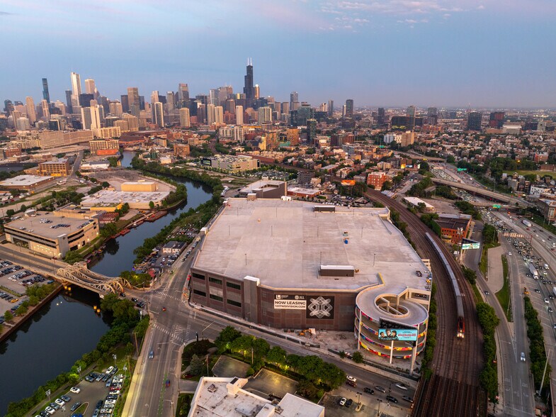1237 W Division, Chicago, IL à louer - Photo du bâtiment - Image 3 de 3