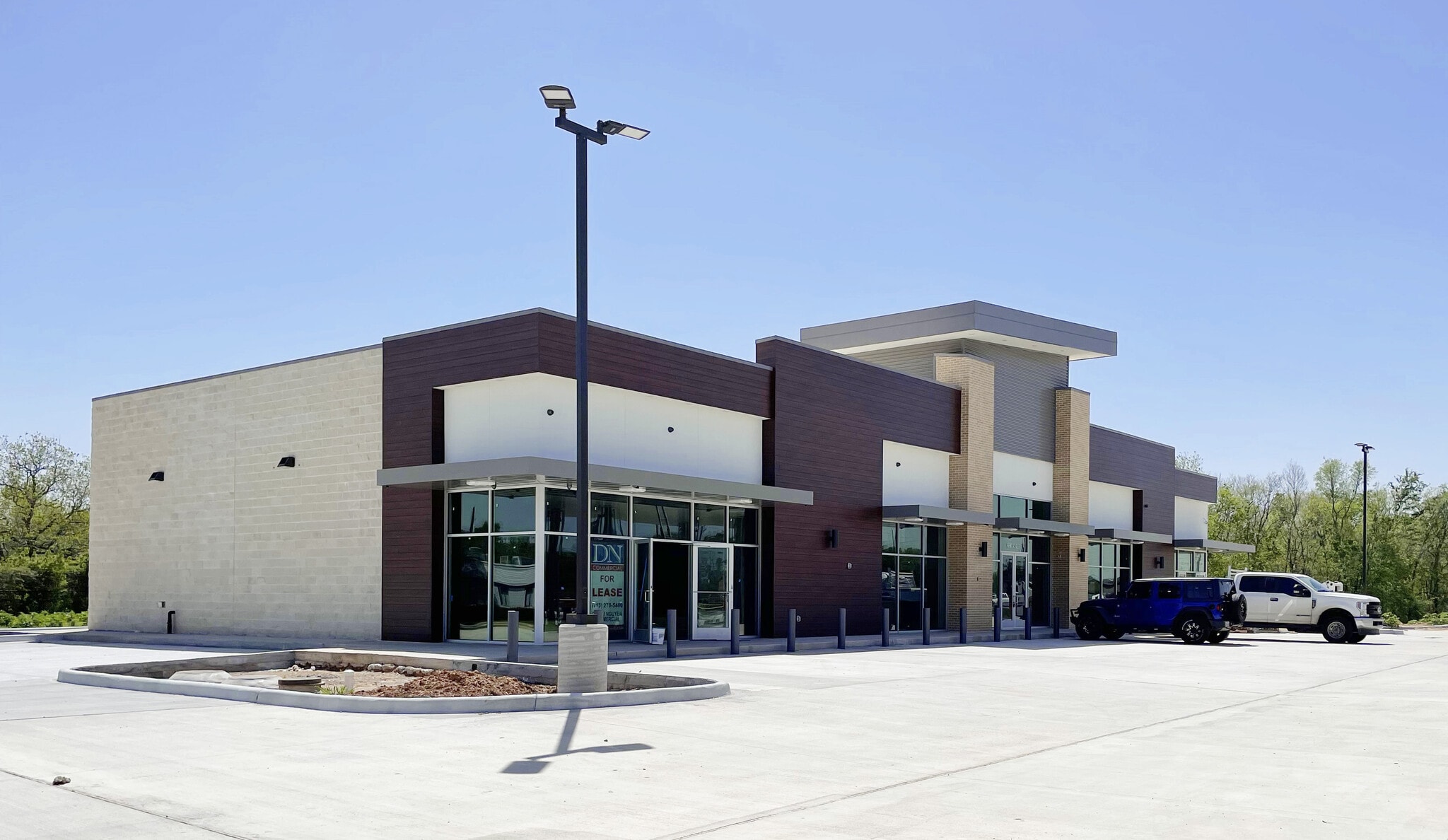 2031 FM 1092 Rd, Missouri City, TX for lease Building Photo- Image 1 of 2