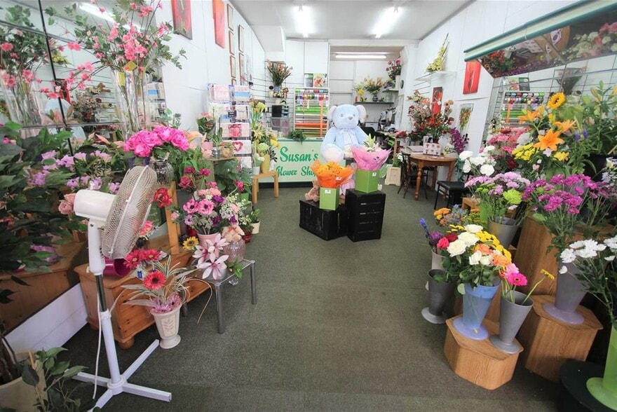 16-16a Lucius St, Torquay for sale - Interior Photo - Image 2 of 8