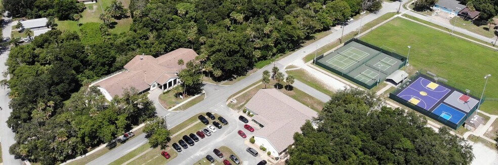 301 Milford Pl, New Smyrna Beach, FL à vendre - Photo du bâtiment - Image 2 de 16