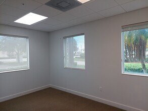 240 NW Peacock Blvd, Port Saint Lucie, FL for lease Interior Photo- Image 2 of 6