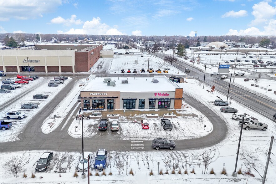 2925 Grand Ave, Ames, IA à louer - Photo du bâtiment - Image 2 de 4