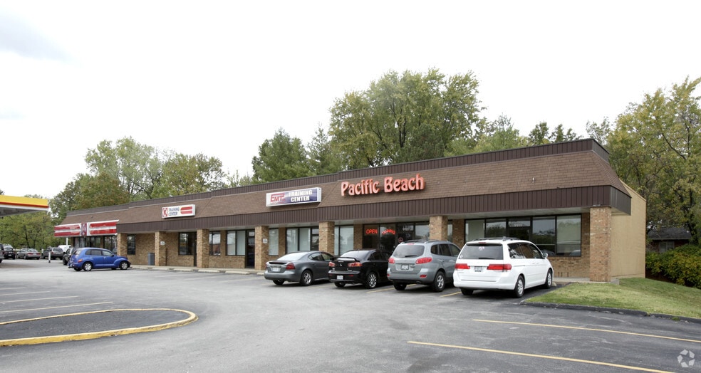 9919-9931 Watson Rd, Crestwood, MO for lease - Building Photo - Image 2 of 4