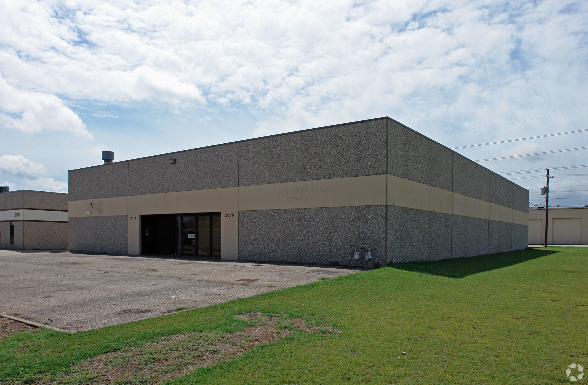 2014-2018 Silver St, Garland, TX for sale Primary Photo- Image 1 of 13