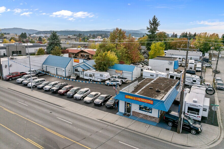 2929 N Government Way, Coeur d'Alene, ID à vendre - Photo du bâtiment - Image 3 de 60