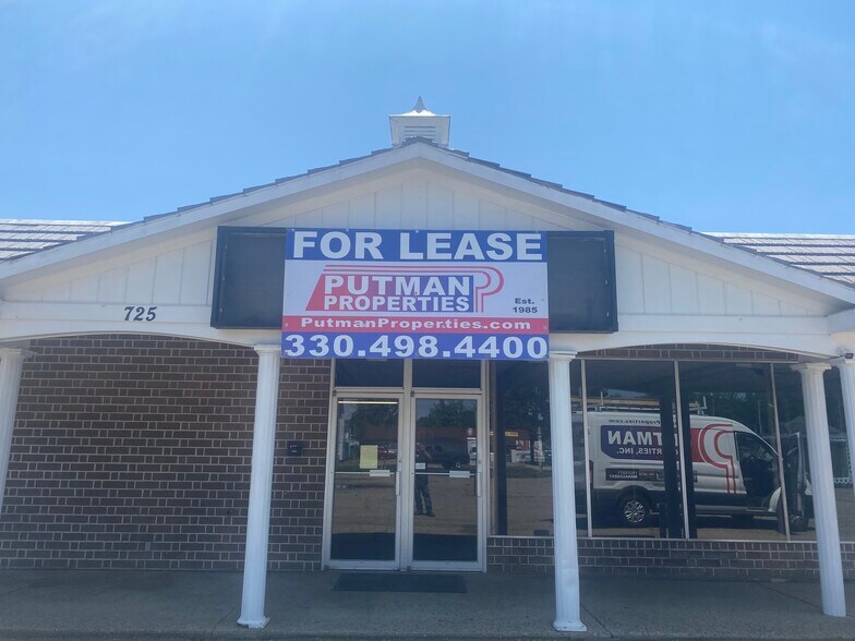 725 W Main St, Massillon, OH à vendre - Photo du bâtiment - Image 2 de 5