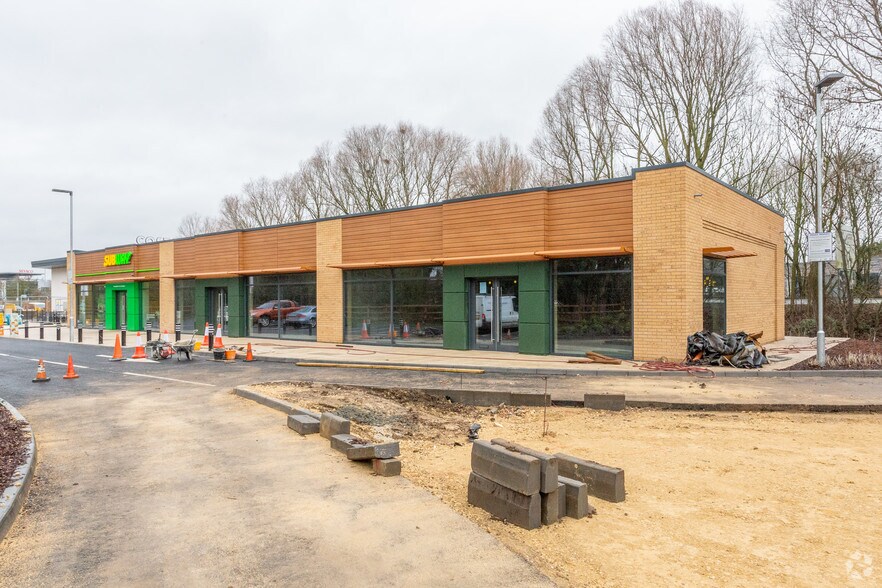 6 Harrison Way, St Ives à louer - Photo du bâtiment - Image 2 de 2