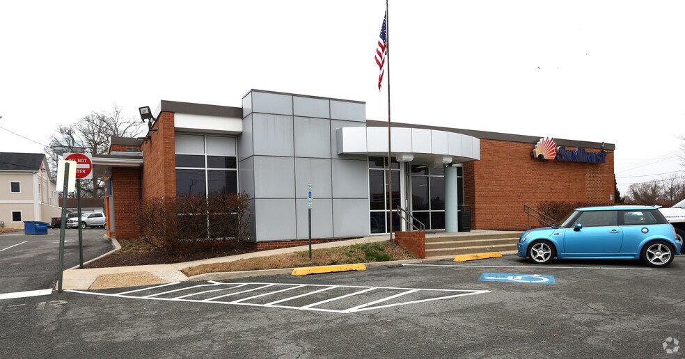 8028 Mechanicsville Tpke, Mechanicsville, VA for lease - Primary Photo - Image 1 of 2