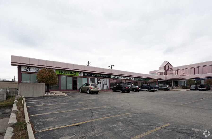 300 Victoria St N, Kitchener, ON à louer - Photo du bâtiment - Image 2 de 7