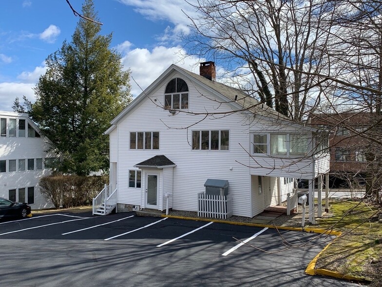 44 Post Rd W, Westport, CT for lease - Building Photo - Image 1 of 3