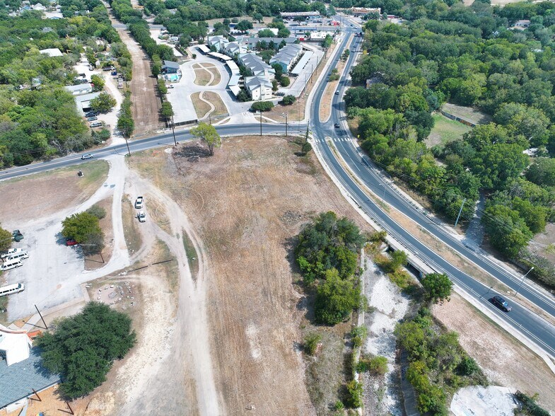 7804 Cooper Ln, Austin, TX à vendre - Photo du bâtiment - Image 3 de 7