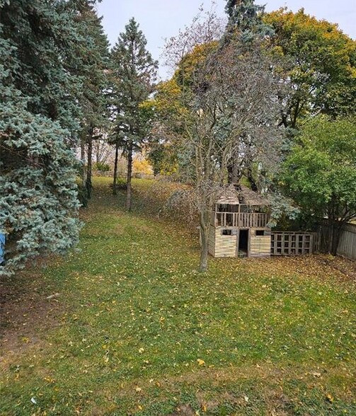 1154 Queens Blvd, Kitchener, ON à vendre - Photo du bâtiment - Image 2 de 7