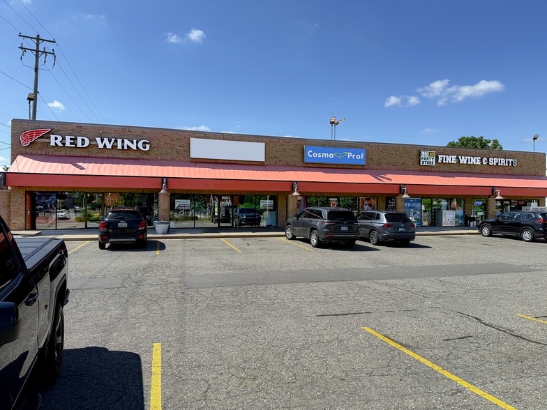 6001-6009 W Saginaw Hwy, Lansing, MI for lease - Building Photo - Image 2 of 2
