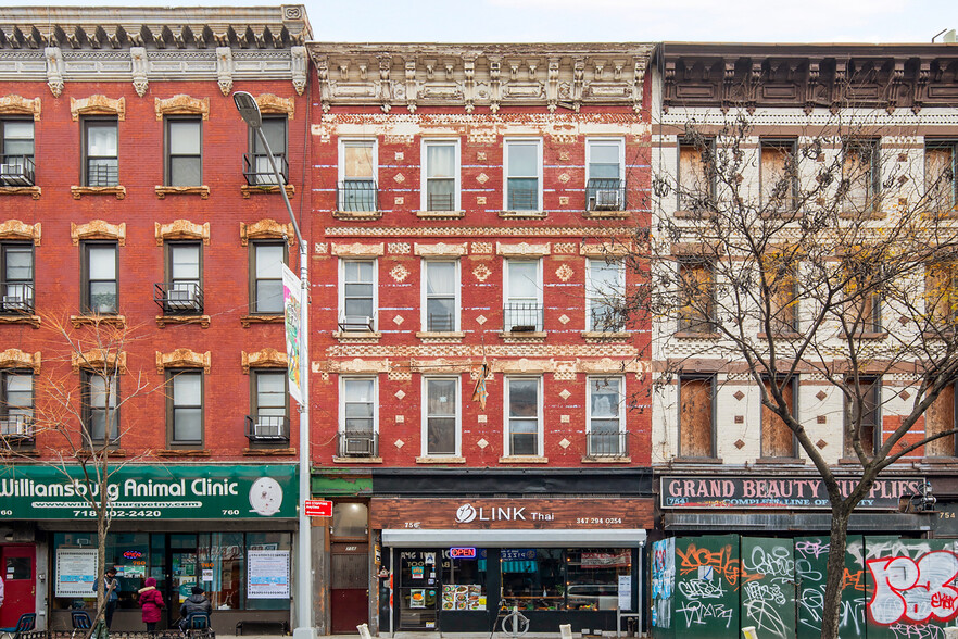 756 Grand St, Brooklyn, NY for sale - Building Photo - Image 1 of 1