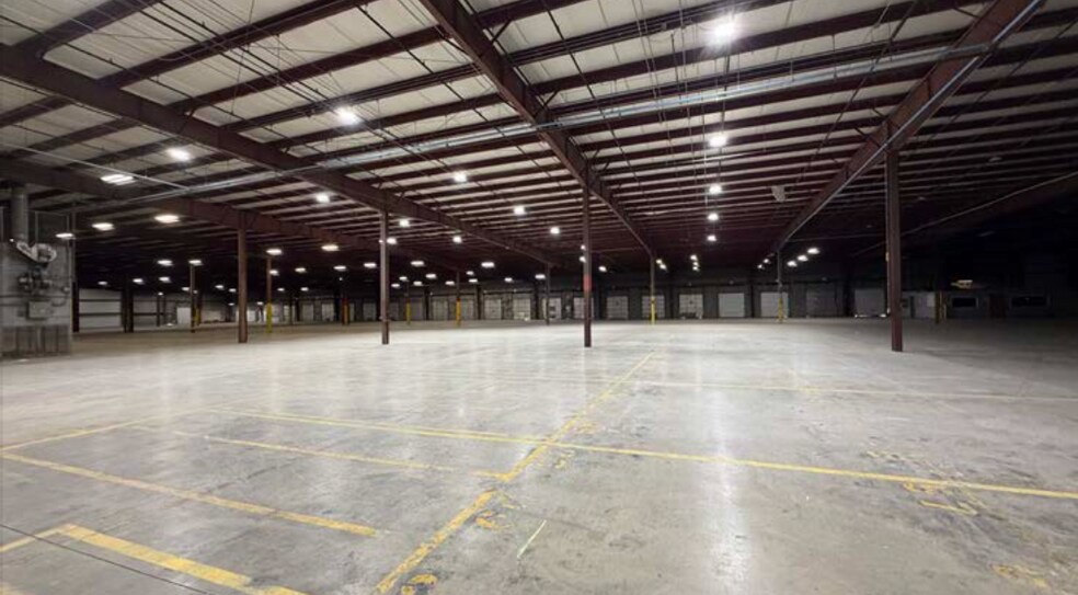 2875 Needmore Rd, Dayton, OH à vendre - Photo du bâtiment - Image 2 de 9