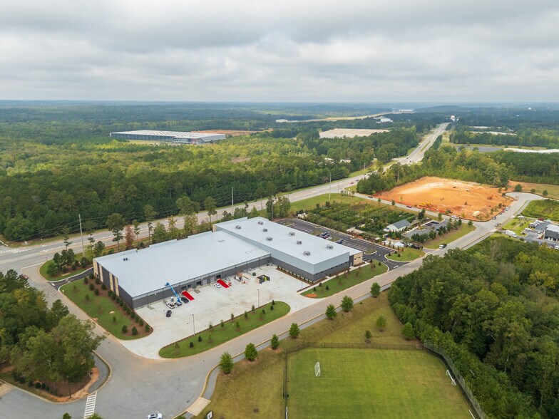 1001 Moba Dr, Peachtree City, GA à louer - Photo du bâtiment - Image 3 de 8