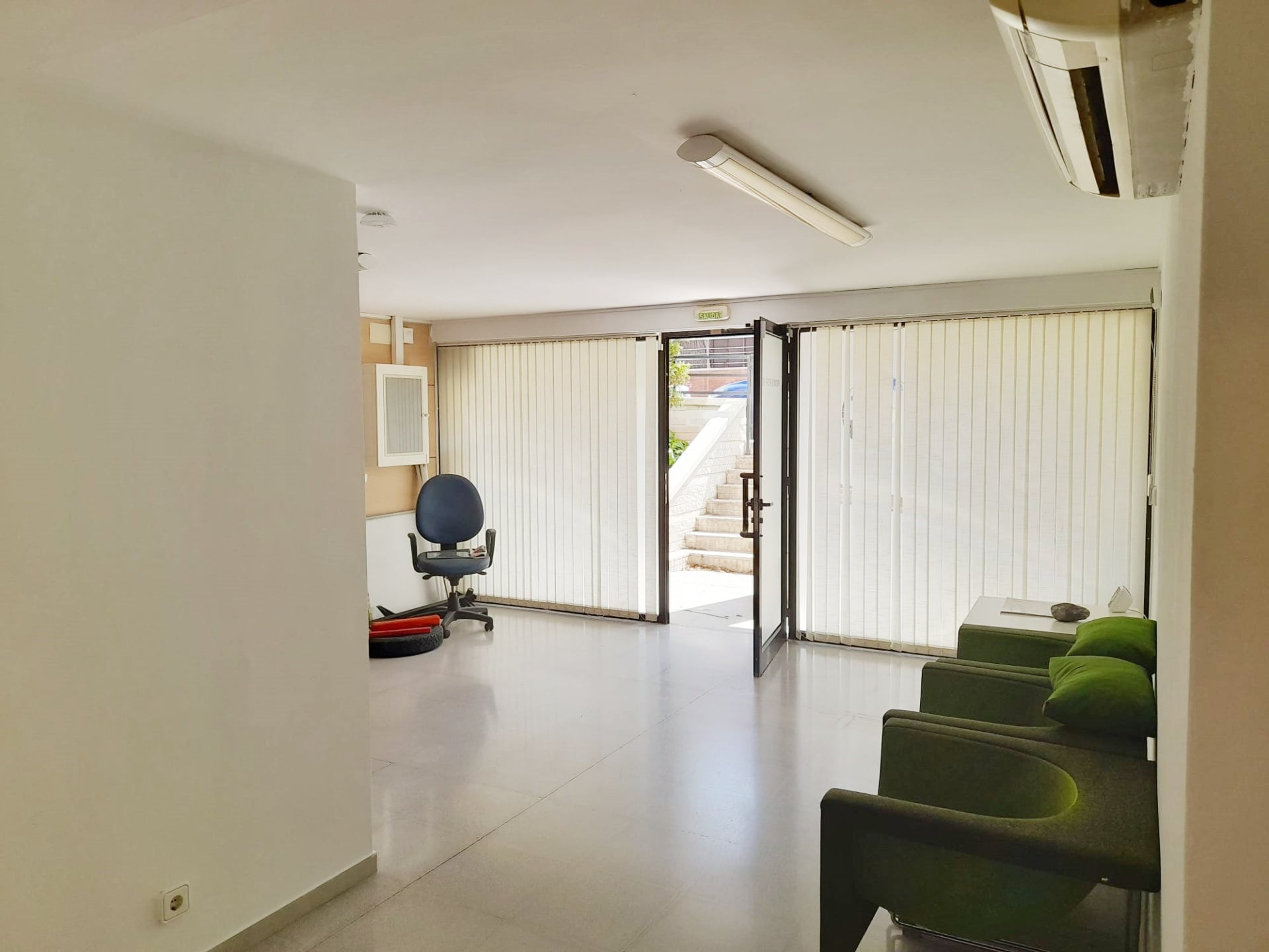 Office/Retail in Sant Joan Despí, Barcelona for lease Interior Photo- Image 1 of 13