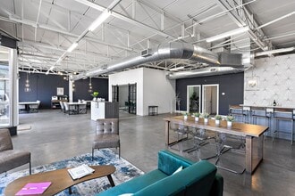 235-249 W 19th St, Houston, TX for lease Building Photo- Image 1 of 1