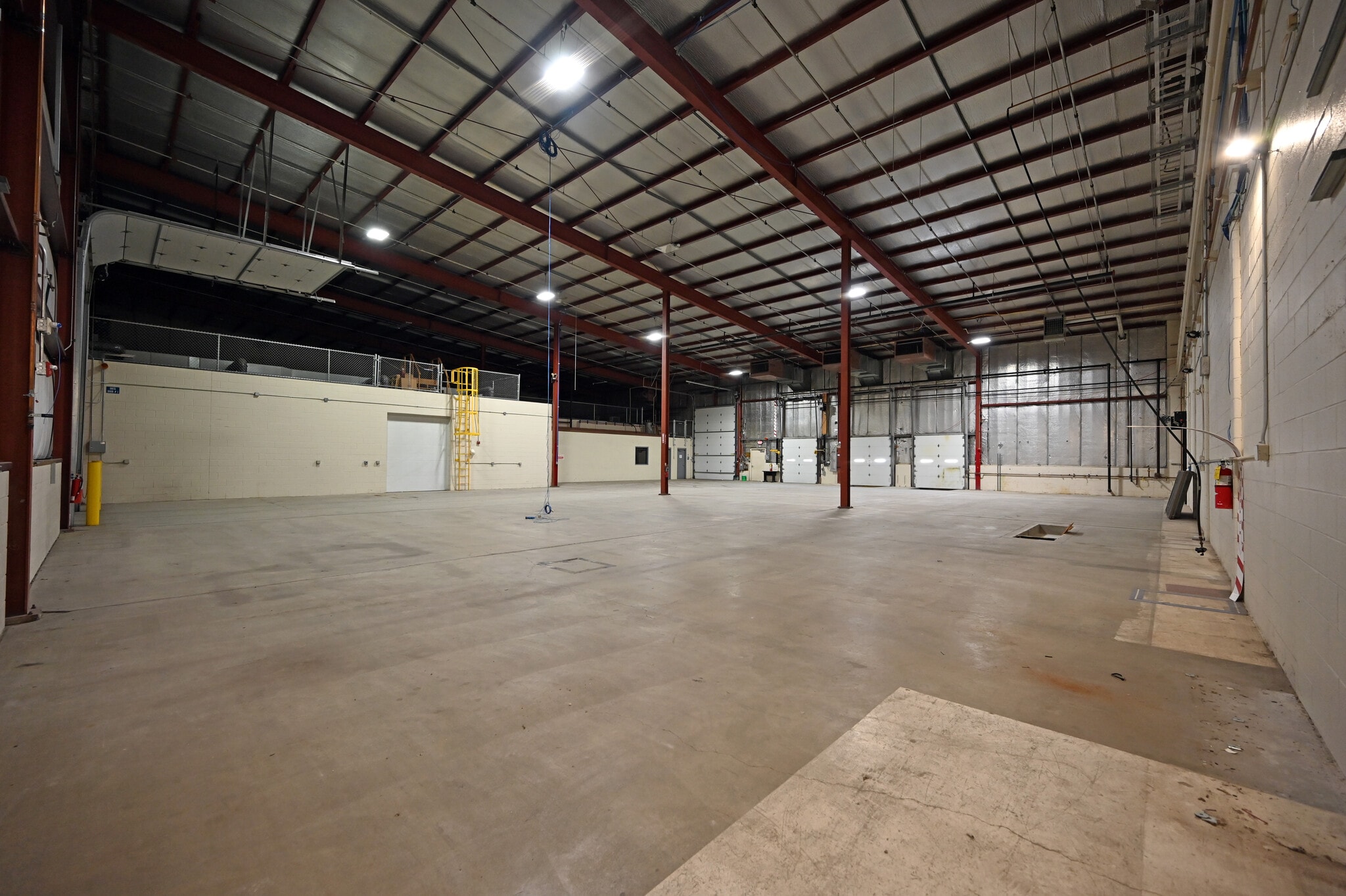 W395N5701 Frontier Rd, Oconomowoc, WI à louer Photo intérieure- Image 1 de 44