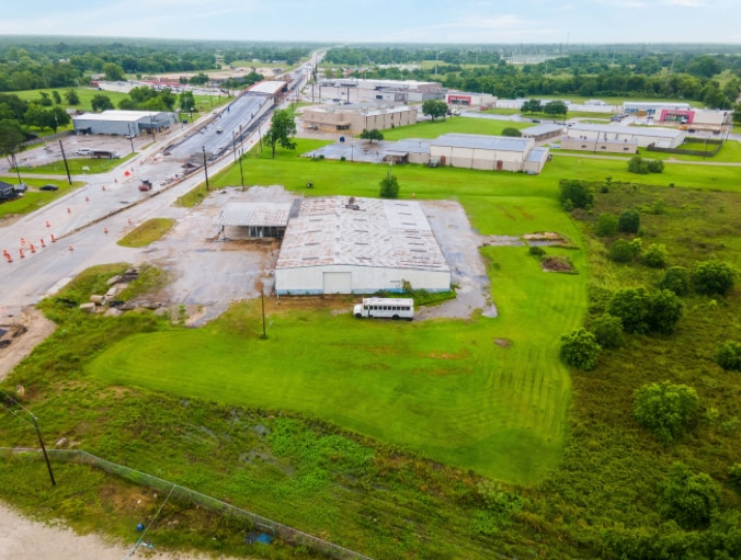 213 S Columbia Dr, West Columbia, TX à vendre - Photo du bâtiment - Image 2 de 13