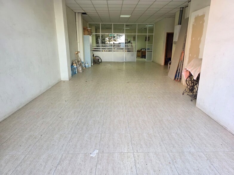 Retail in Igualada, Barcelona for lease - Building Photo - Image 2 of 2
