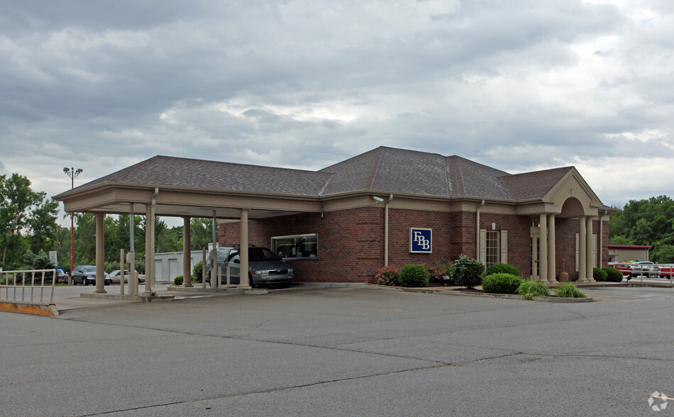 304 E Monroe St, Decatur, IN for sale - Primary Photo - Image 1 of 1