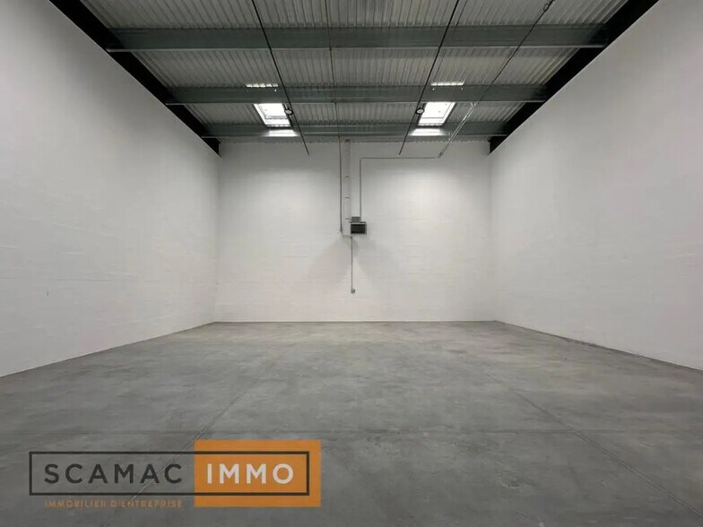 Office in Corbeil-Essonnes for lease - Interior Photo - Image 1 of 6